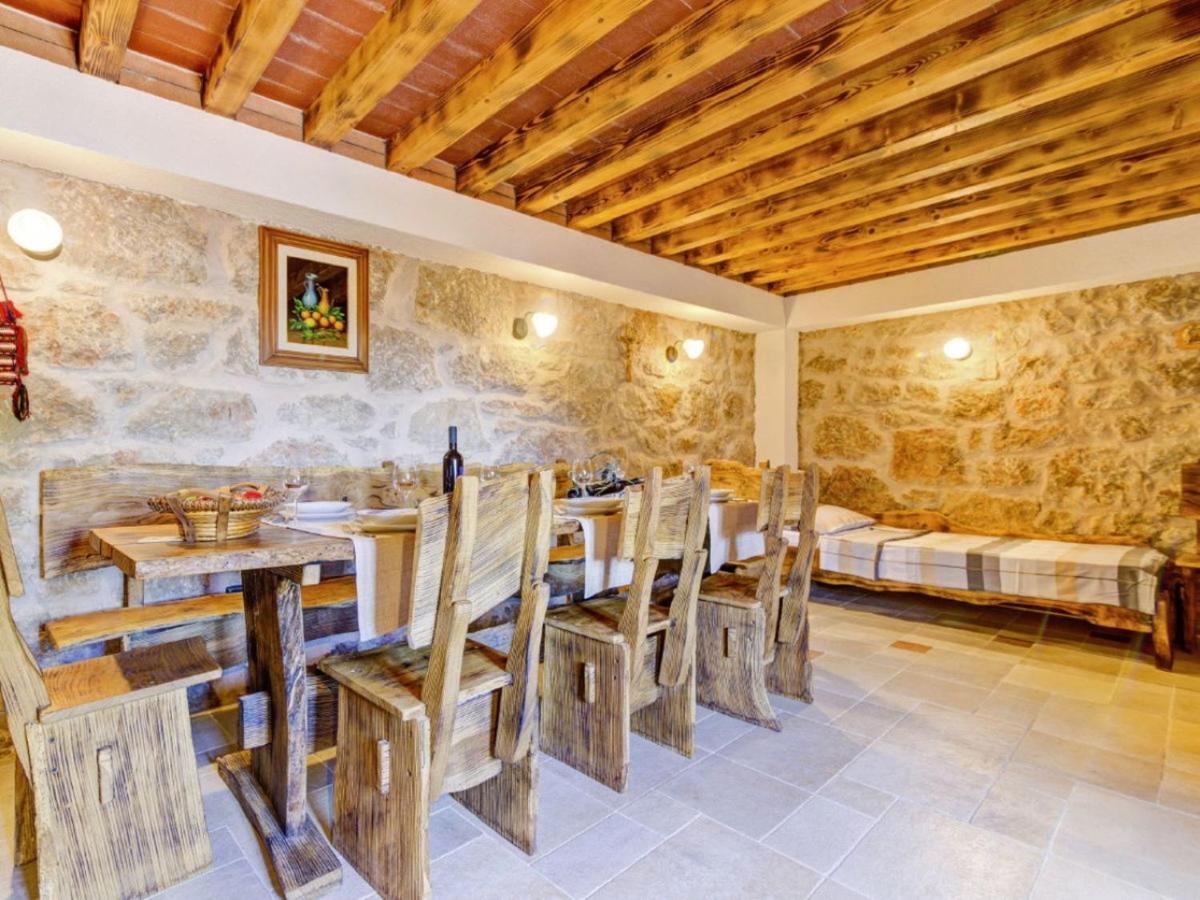 Lovely Holiday Home In Starigrad Екстериор снимка