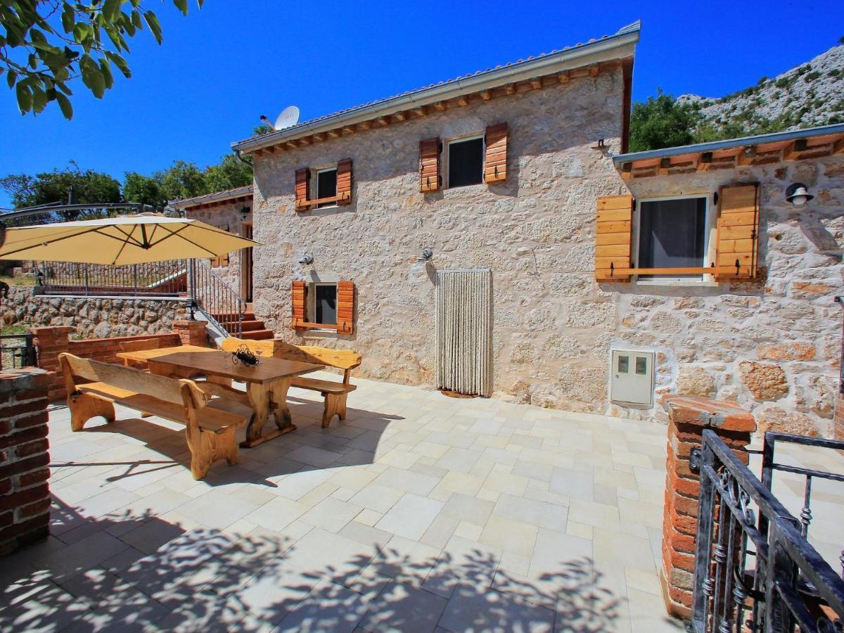 Lovely Holiday Home In Starigrad Екстериор снимка