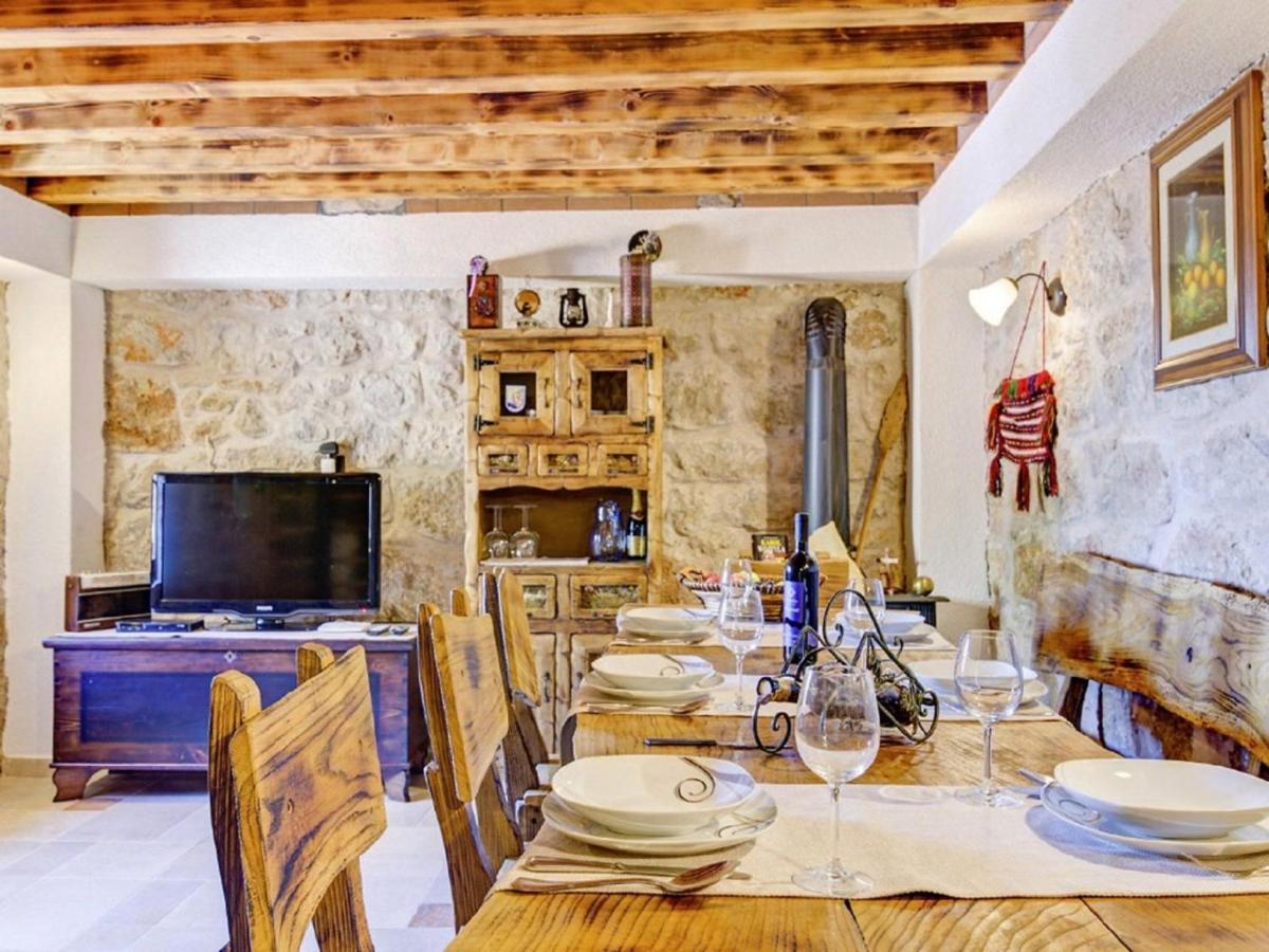 Lovely Holiday Home In Starigrad Екстериор снимка