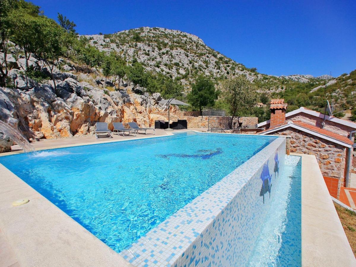 Lovely Holiday Home In Starigrad Екстериор снимка