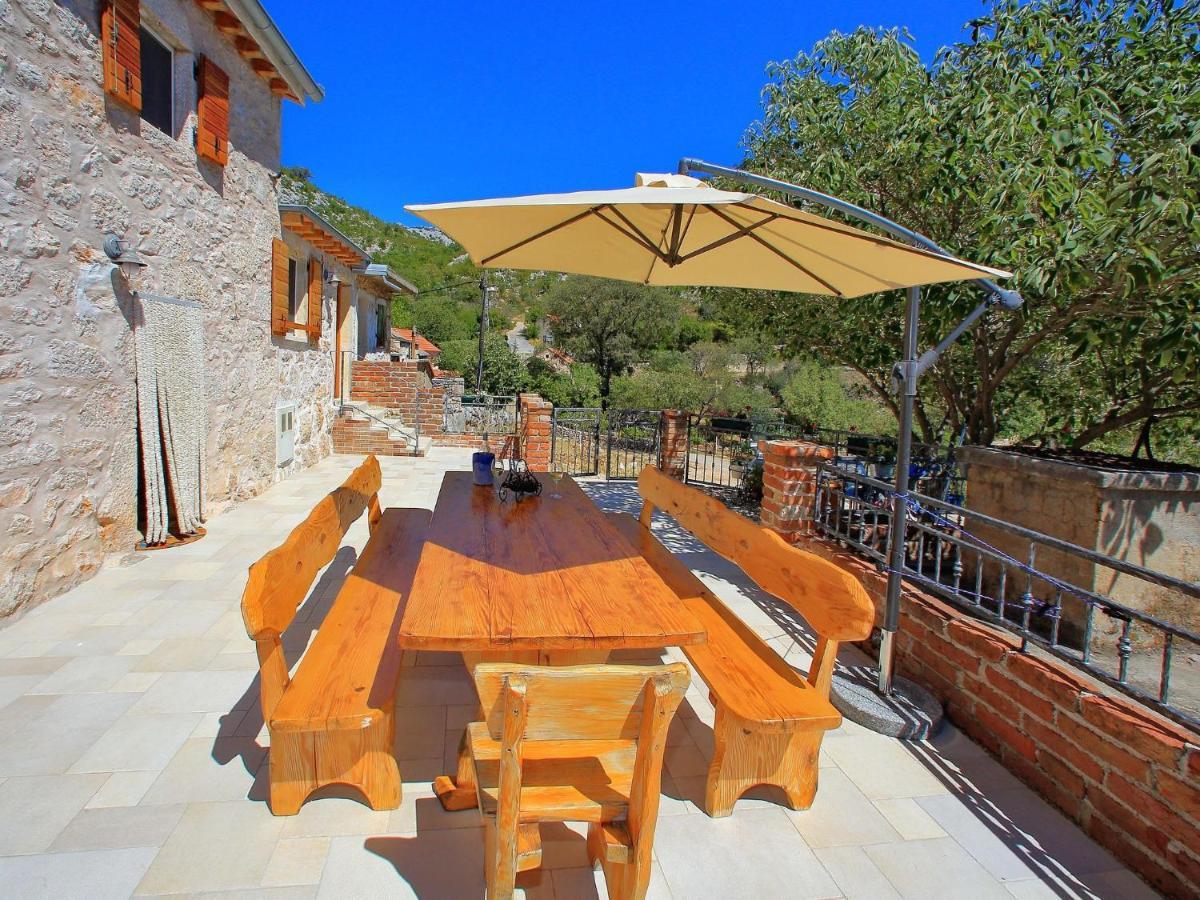Lovely Holiday Home In Starigrad Екстериор снимка